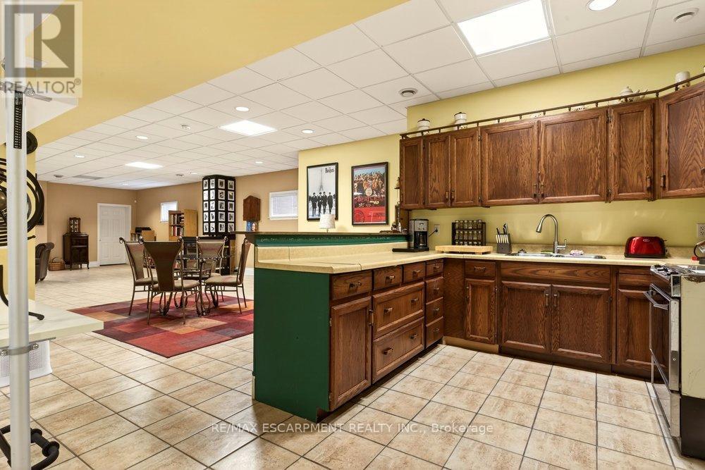 226 Queenslea Avenue, Toronto, Ontario  M9N 2L6 - Photo 40 - W12711788