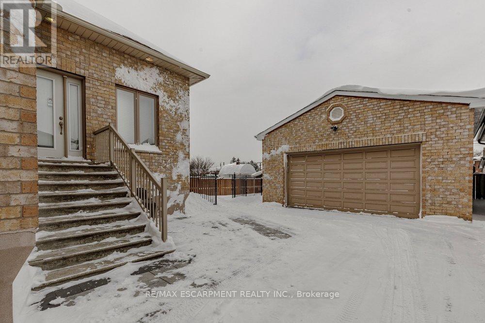 226 Queenslea Avenue, Toronto, Ontario  M9N 2L6 - Photo 43 - W12711788