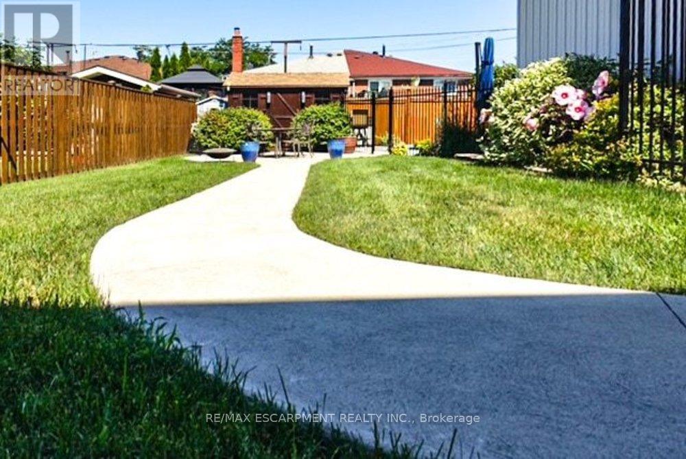 226 Queenslea Avenue, Toronto, Ontario  M9N 2L6 - Photo 45 - W12711788