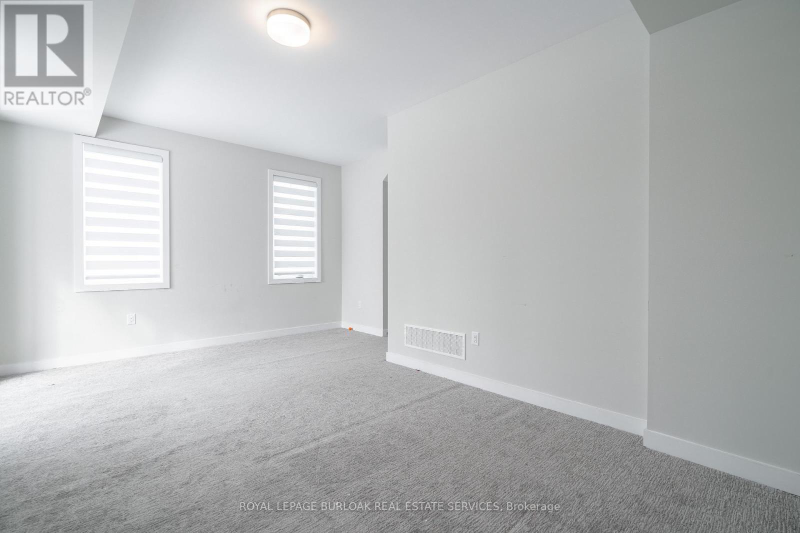 18 Folcroft Street, Brampton, Ontario  L6Y 0B6 - Photo 5 - W12711792