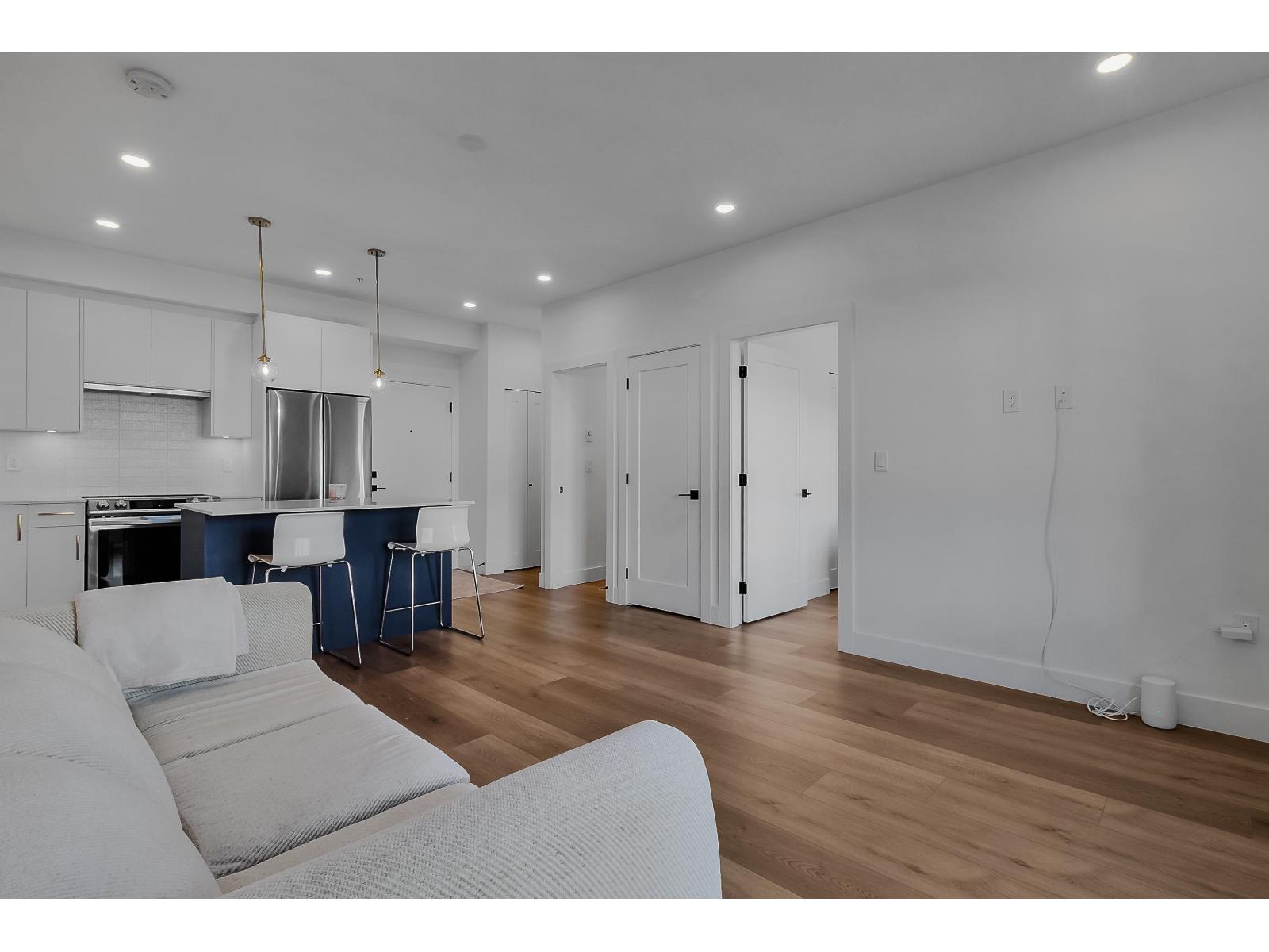 207 20282 72b Avenue, Langley, British Columbia  V2Y 3X3 - Photo 3 - R3077336