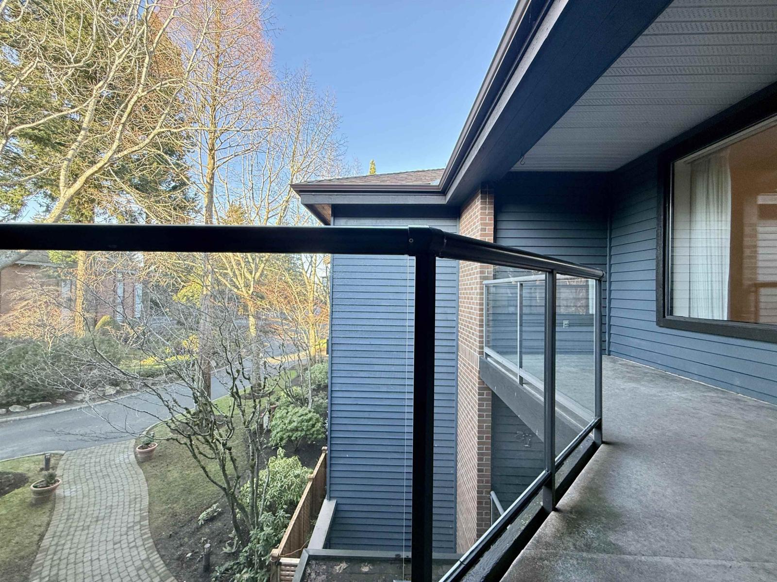 301 15300 17 Avenue, Surrey, British Columbia  V4A 8Y6 - Photo 1 - R3080905