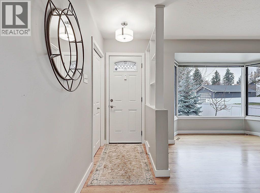 56 Glenpatrick Drive Sw, Calgary, Alberta  T3E 4L6 - Photo 2 - A2279482