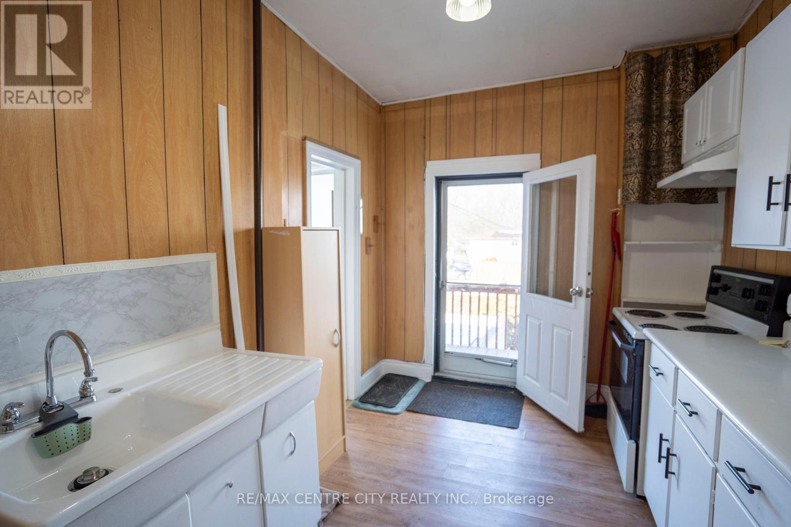 79 Front Street W, Strathroy-Caradoc, Ontario  N7G 1X6 - Photo 35 - X12711804