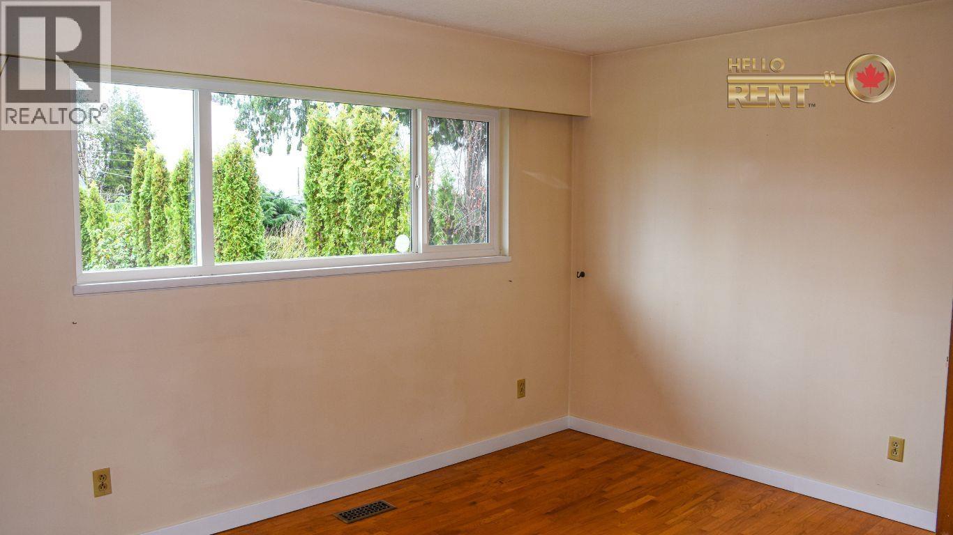 733 E 16th, North Vancouver, British Columbia  V7L 2V2 - Photo 14 - R3081145