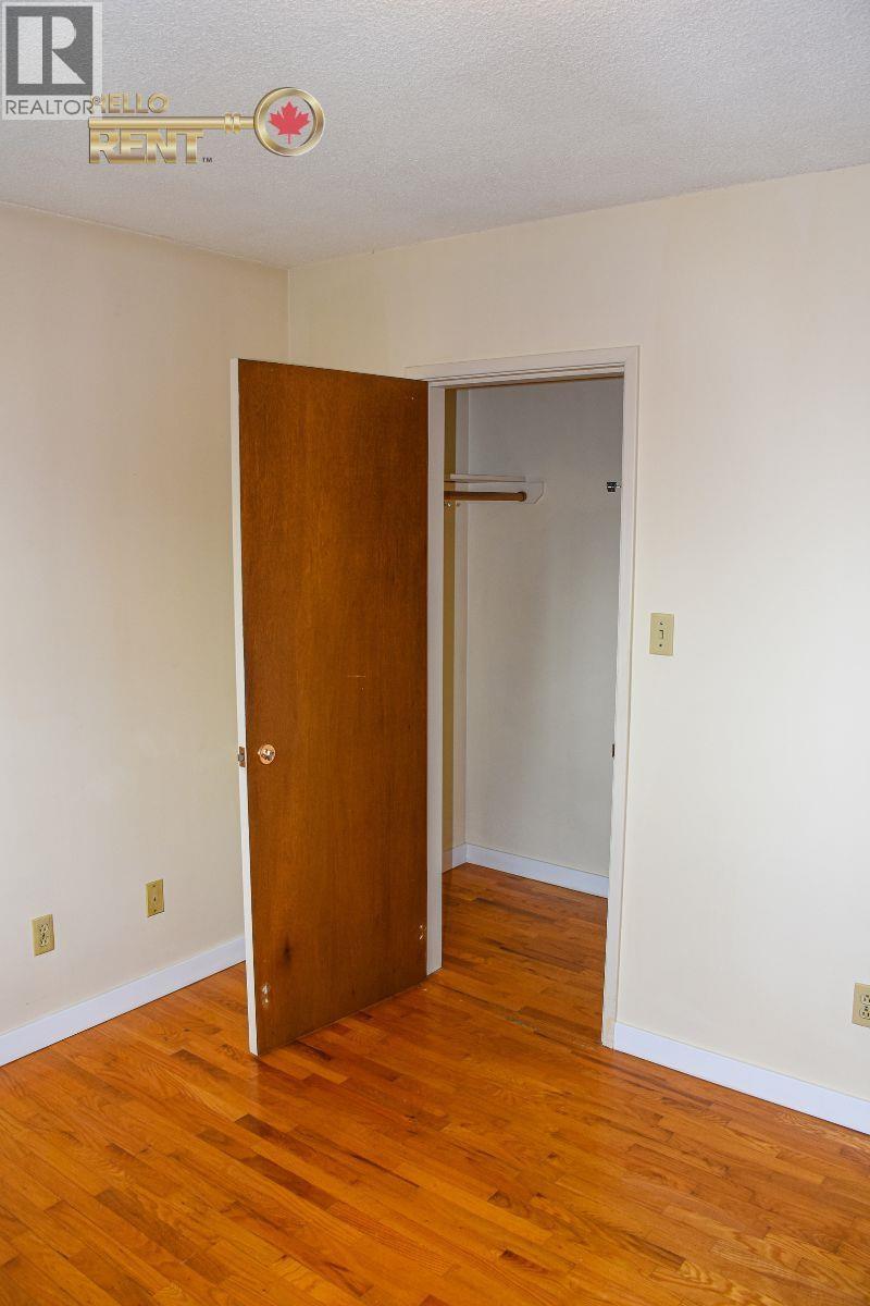 733 E 16th, North Vancouver, British Columbia  V7L 2V2 - Photo 16 - R3081145