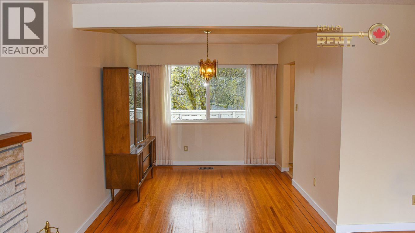 733 E 16th, North Vancouver, British Columbia  V7L 2V2 - Photo 7 - R3081145