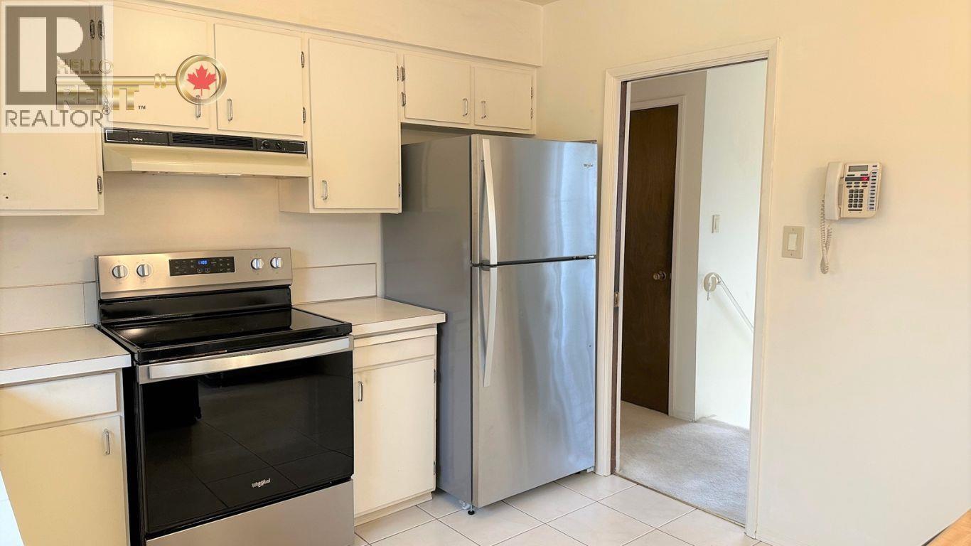 733 E 16th, North Vancouver, British Columbia  V7L 2V2 - Photo 9 - R3081145