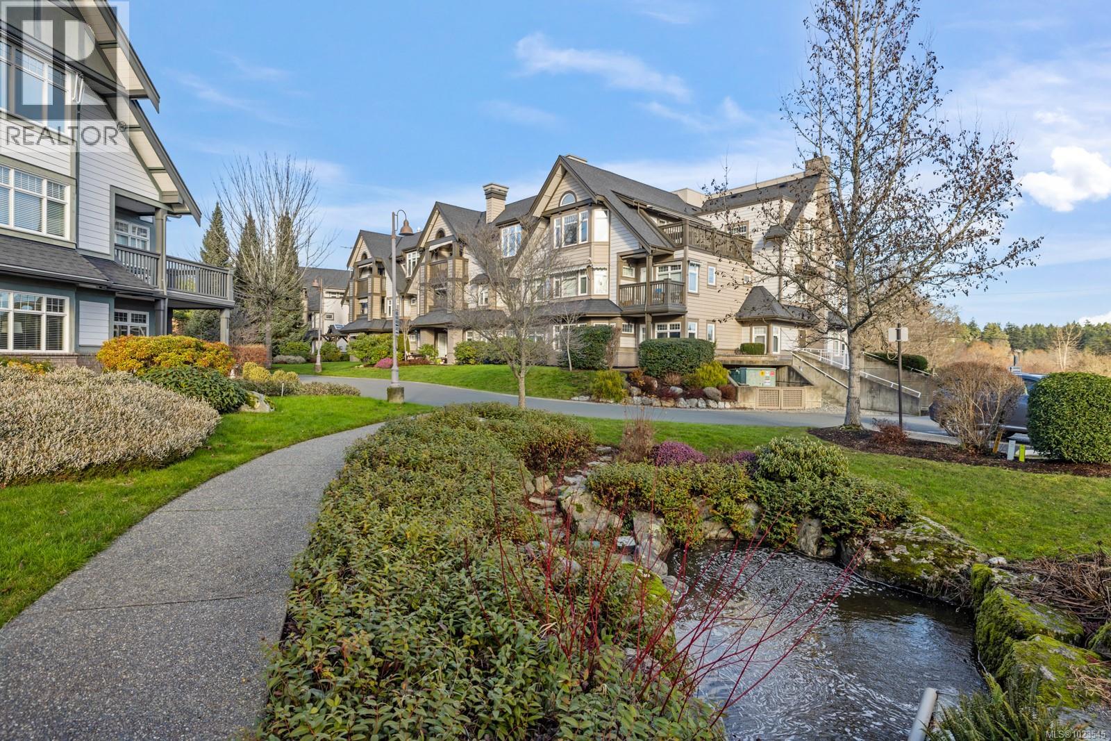 231 4490 Chatterton Way, Saanich, British Columbia  V8X 5H7 - Photo 3 - 1023545