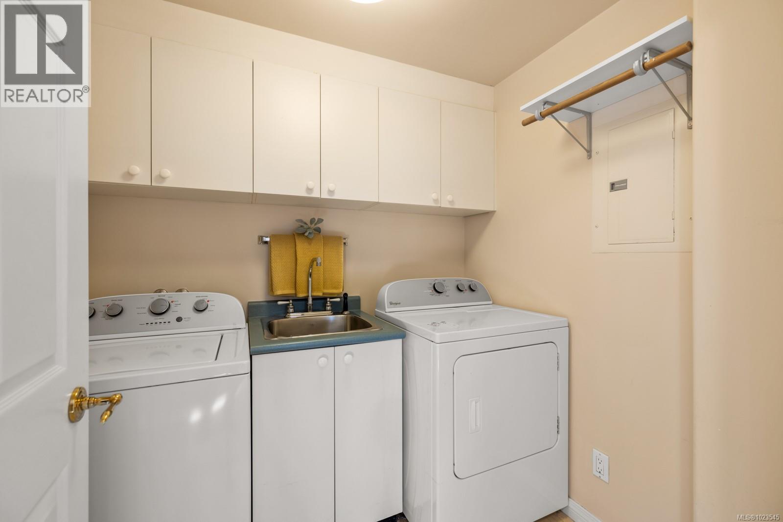 231 4490 Chatterton Way, Saanich, British Columbia  V8X 5H7 - Photo 30 - 1023545