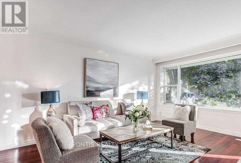 MAIN LEVEL - 14 DUNBOYNE COURT N, Toronto, Ontario