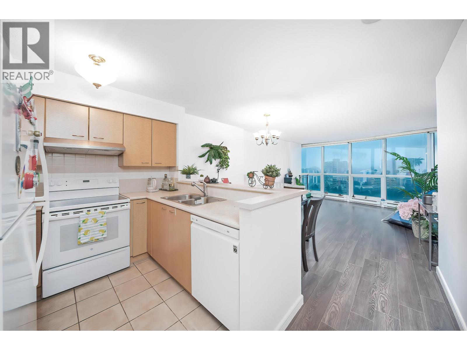 2103 6088 Willingdon Avenue, Burnaby, British Columbia  V5H 4V2 - Photo 6 - R3081148