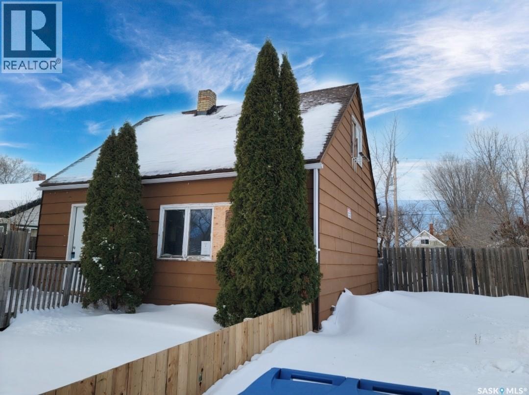 861 107th Street, North Battleford, Saskatchewan S9A 1Y6 - Photo 1 - SK027095