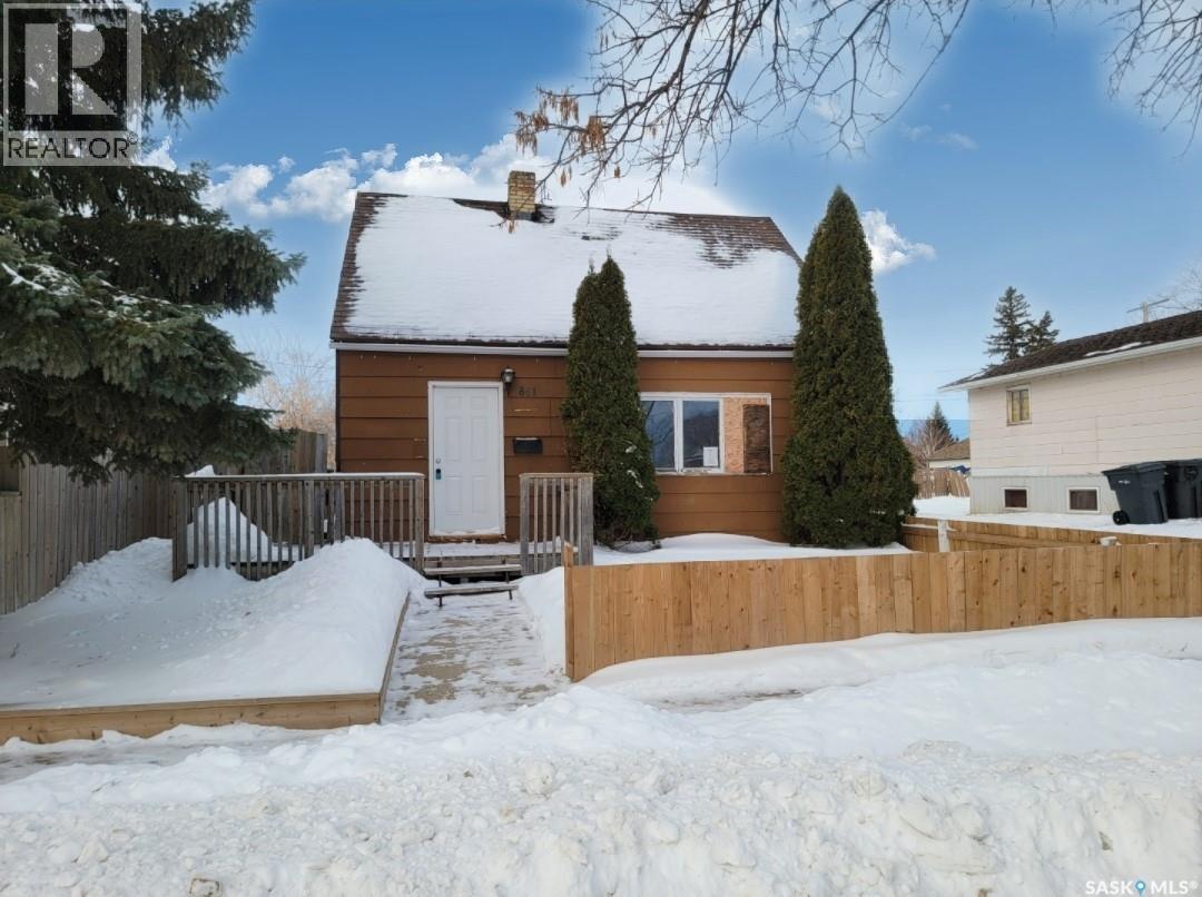 861 107th Street, North Battleford, Saskatchewan S9A 1Y6 - Photo 2 - SK027095