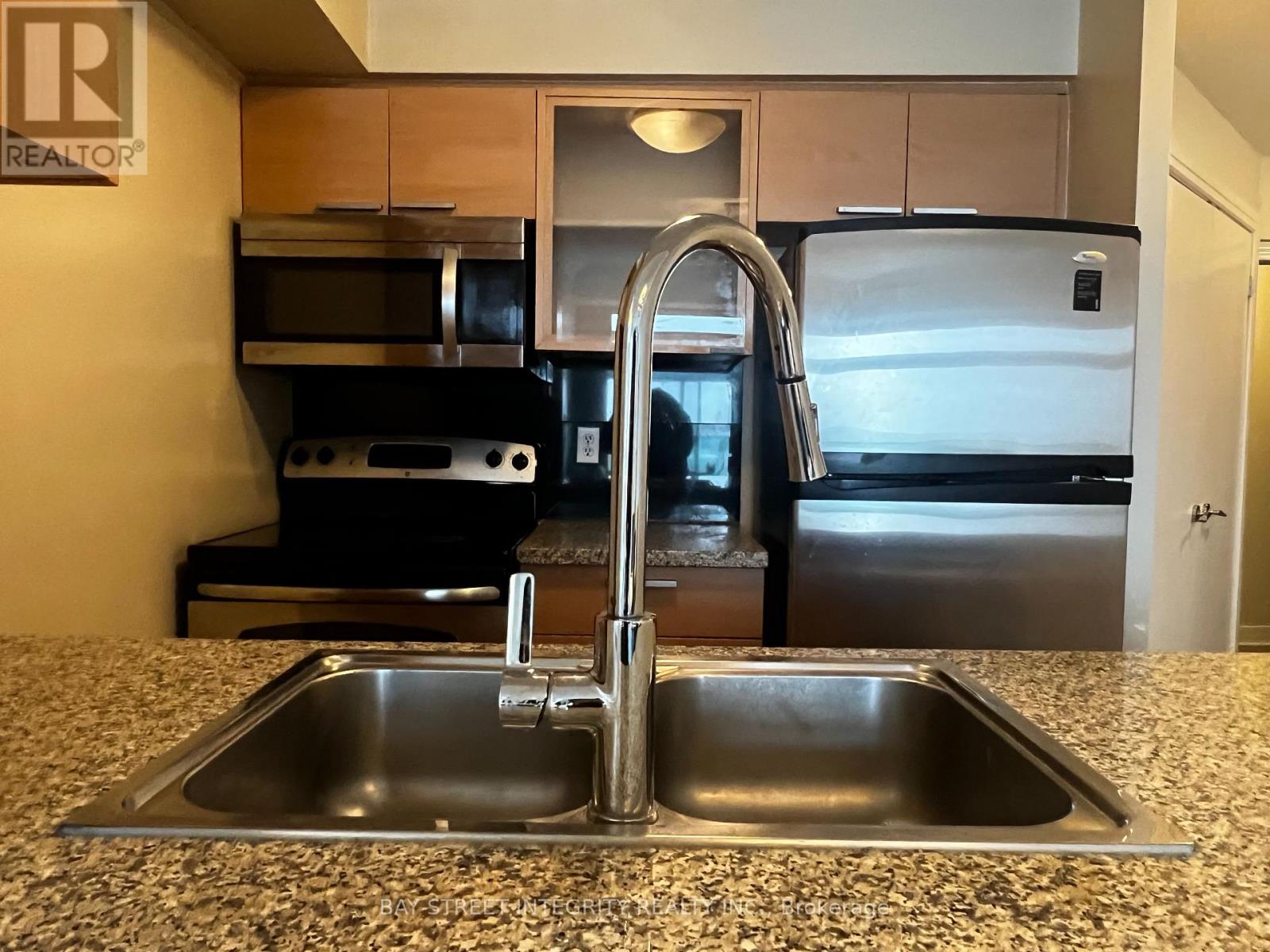 Uph04 - 16 Harrison Garden Boulevard, Toronto, Ontario  M2N 7J6 - Photo 6 - C12708836