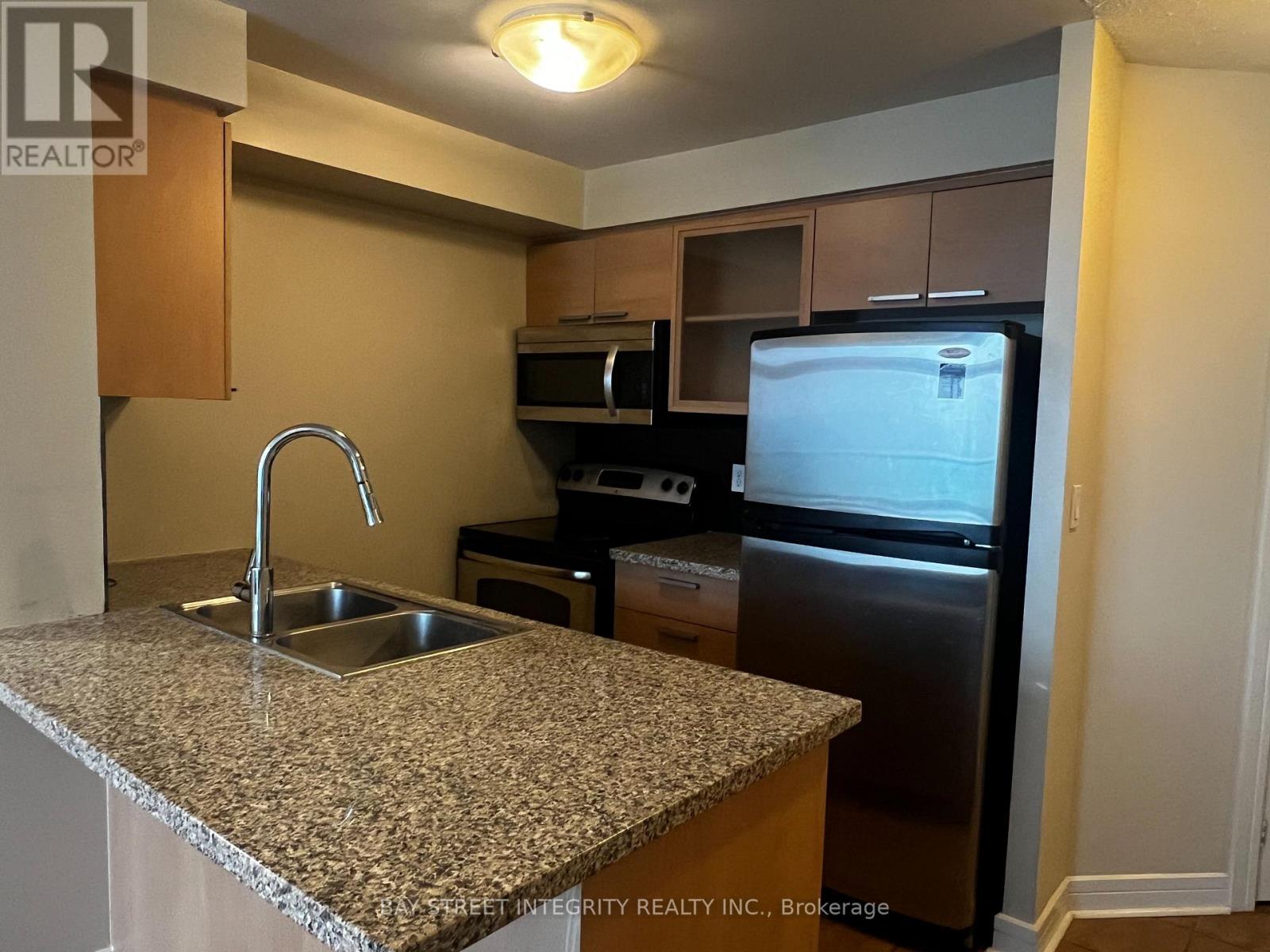 Uph04 - 16 Harrison Garden Boulevard, Toronto, Ontario  M2N 7J6 - Photo 5 - C12708836