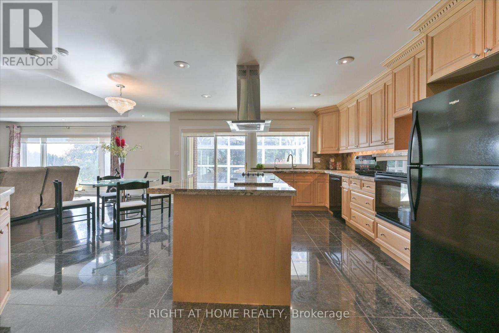 18 Mccowan Lane, Whitchurch-Stouffville, Ontario  L4A 4C1 - Photo 13 - N12710016