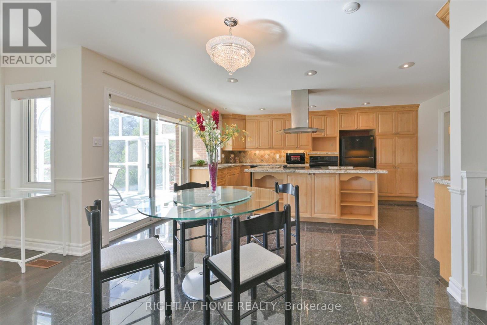 18 Mccowan Lane, Whitchurch-Stouffville, Ontario  L4A 4C1 - Photo 14 - N12710016