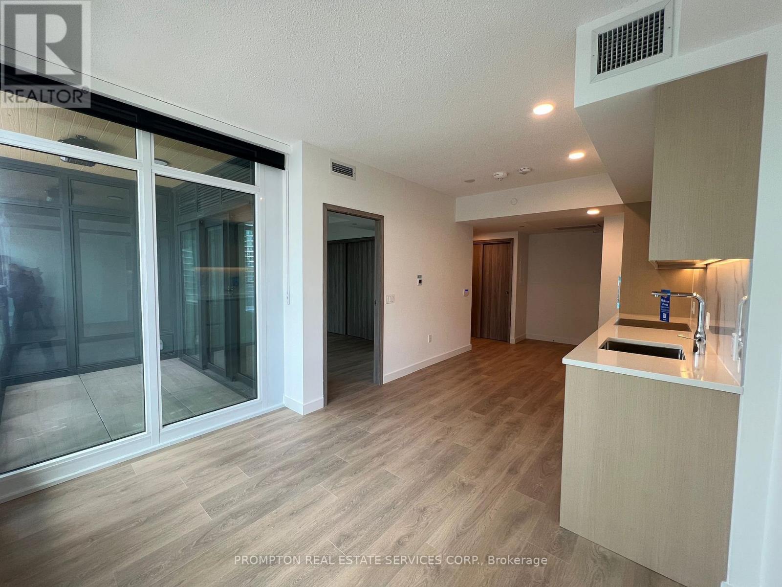 605 - 1 Concord Cityplace Way, Toronto, Ontario  M5V 0X3 - Photo 10 - C12711842