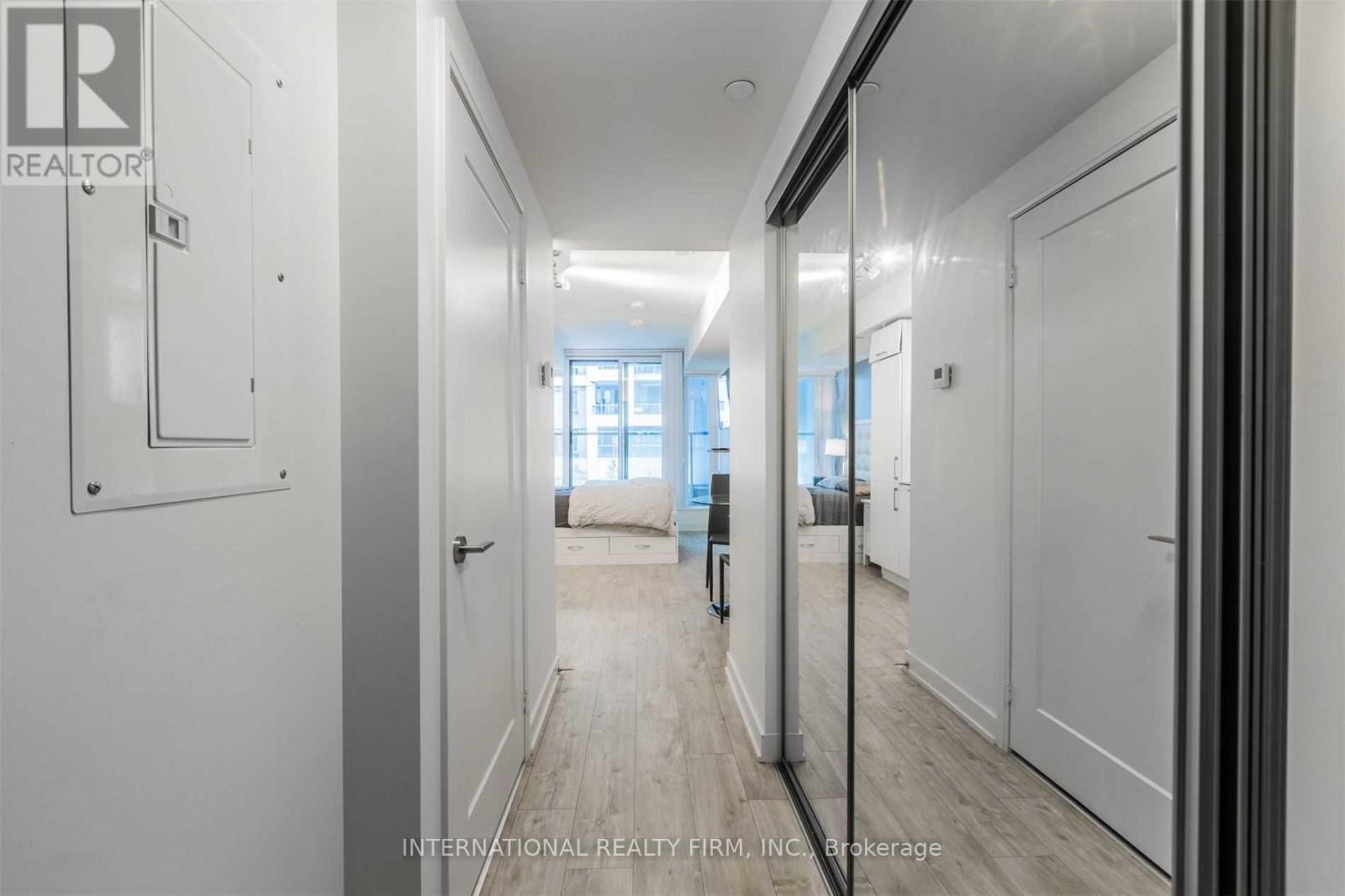 419 - 27 Bathurst Street, Toronto, Ontario  M5V 0R1 - Photo 10 - C12711850