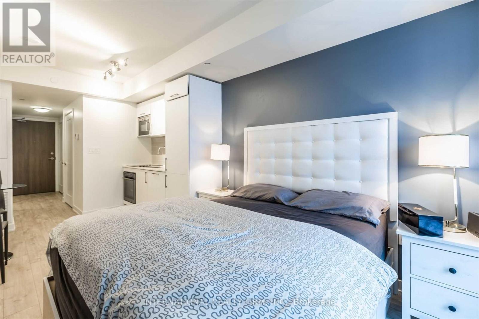 419 - 27 Bathurst Street, Toronto, Ontario  M5V 0R1 - Photo 2 - C12711850