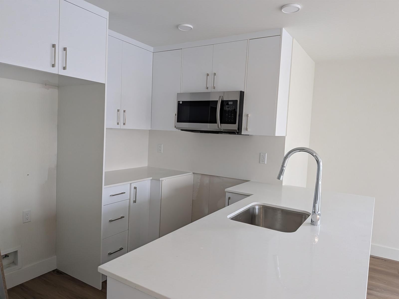 110 15739 Fraser Highway, Surrey, British Columbia  V4N 1G9 - Photo 2 - R3077211