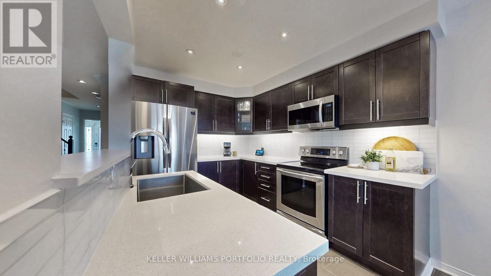 773 Miller Park Avenue, Bradford West Gwillimbury, Ontario  L3Z 0L8 - Photo 9 - N12711810