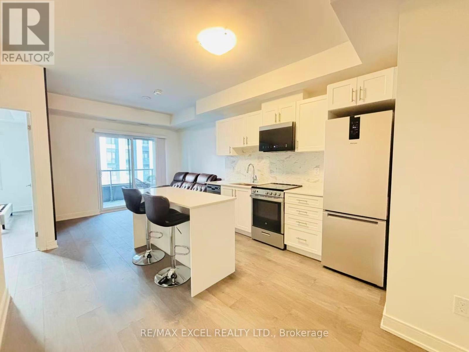 B 709 - 715 DAVIS DRIVE, Newmarket, Ontario