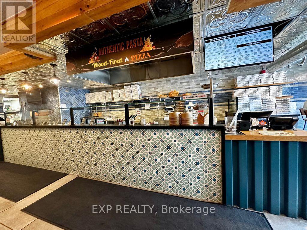 162 Lakeshore Road E, Oakville, Ontario  L6J 1H6 - Photo 12 - W12711840