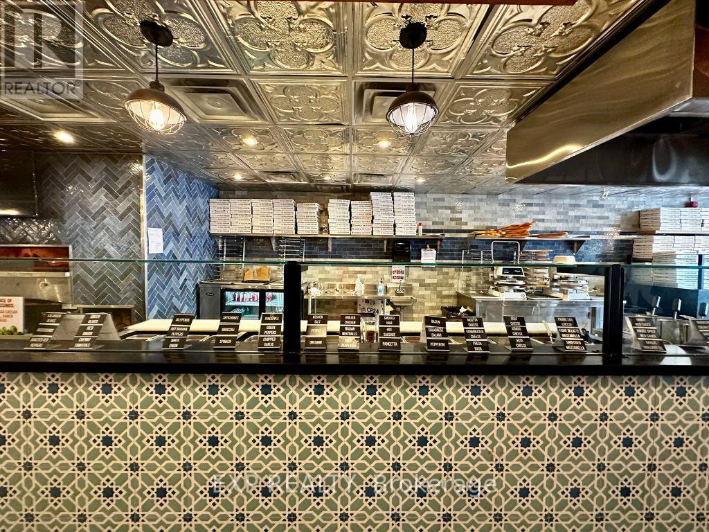 162 Lakeshore Road E, Oakville, Ontario  L6J 1H6 - Photo 13 - W12711840