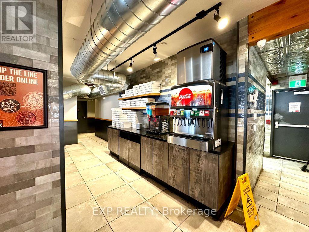 162 Lakeshore Road E, Oakville, Ontario  L6J 1H6 - Photo 16 - W12711840