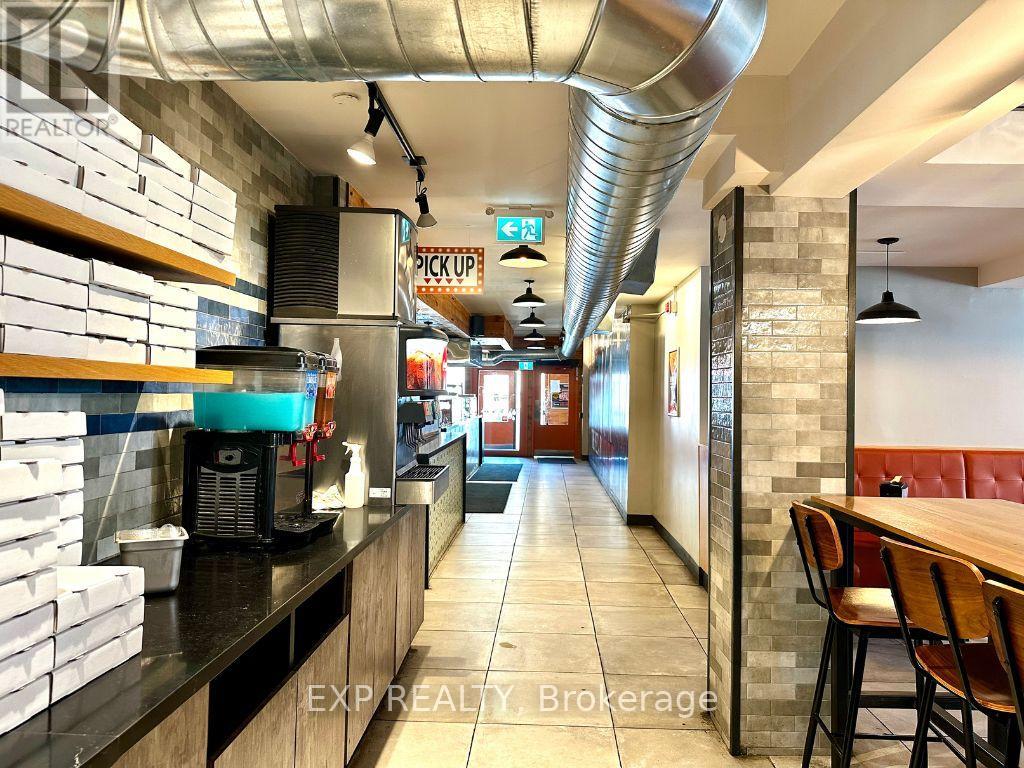 162 Lakeshore Road E, Oakville, Ontario  L6J 1H6 - Photo 21 - W12711840