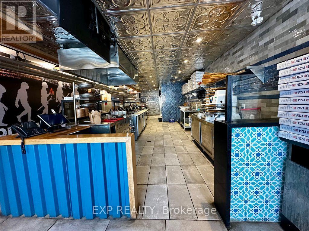 162 Lakeshore Road E, Oakville, Ontario  L6J 1H6 - Photo 7 - W12711840