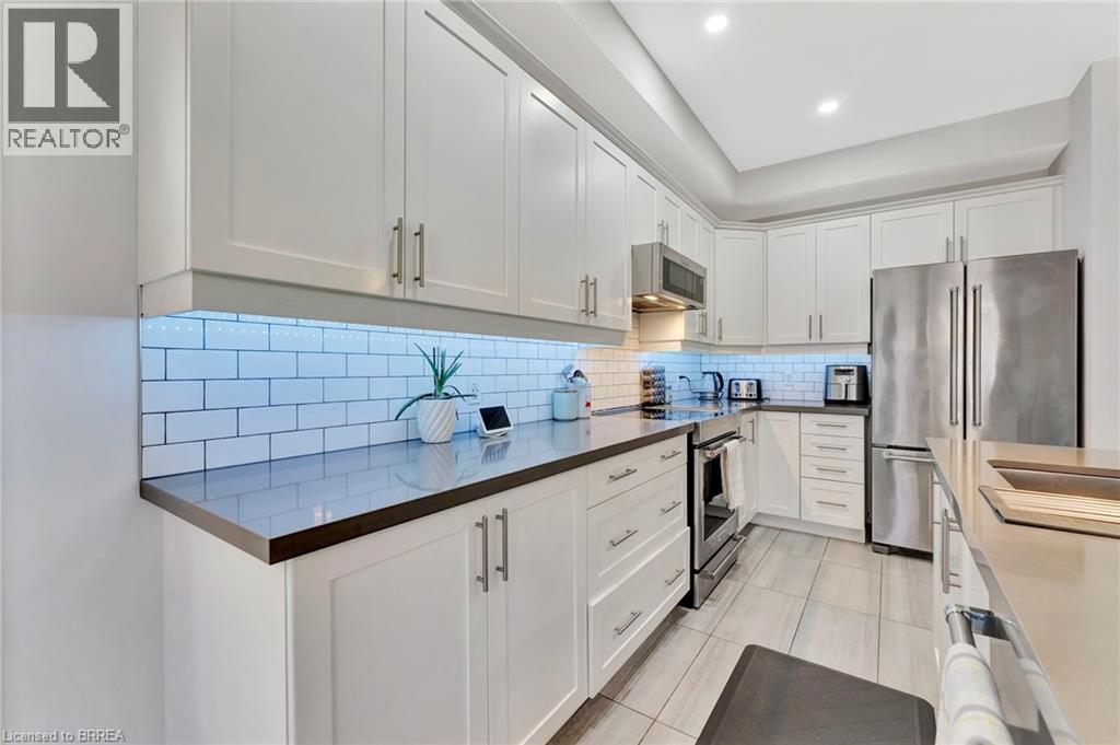 16 Cumberland Street, Brantford, Ontario  N3S 7J6 - Photo 6 - 40799402