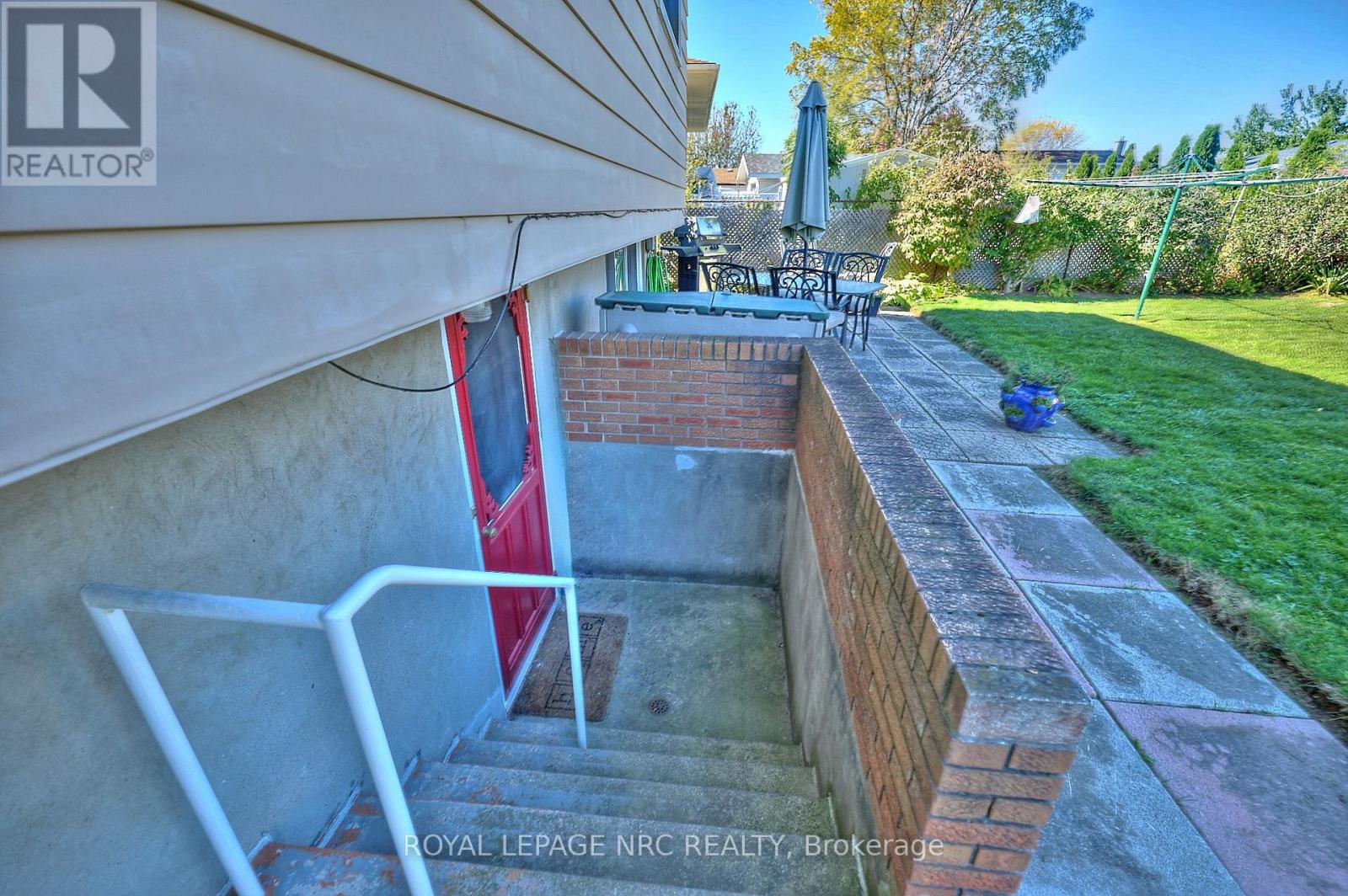 73 Roehampton Avenue, St. Catharines, Ontario  L2M 6B7 - Photo 11 - X12469466