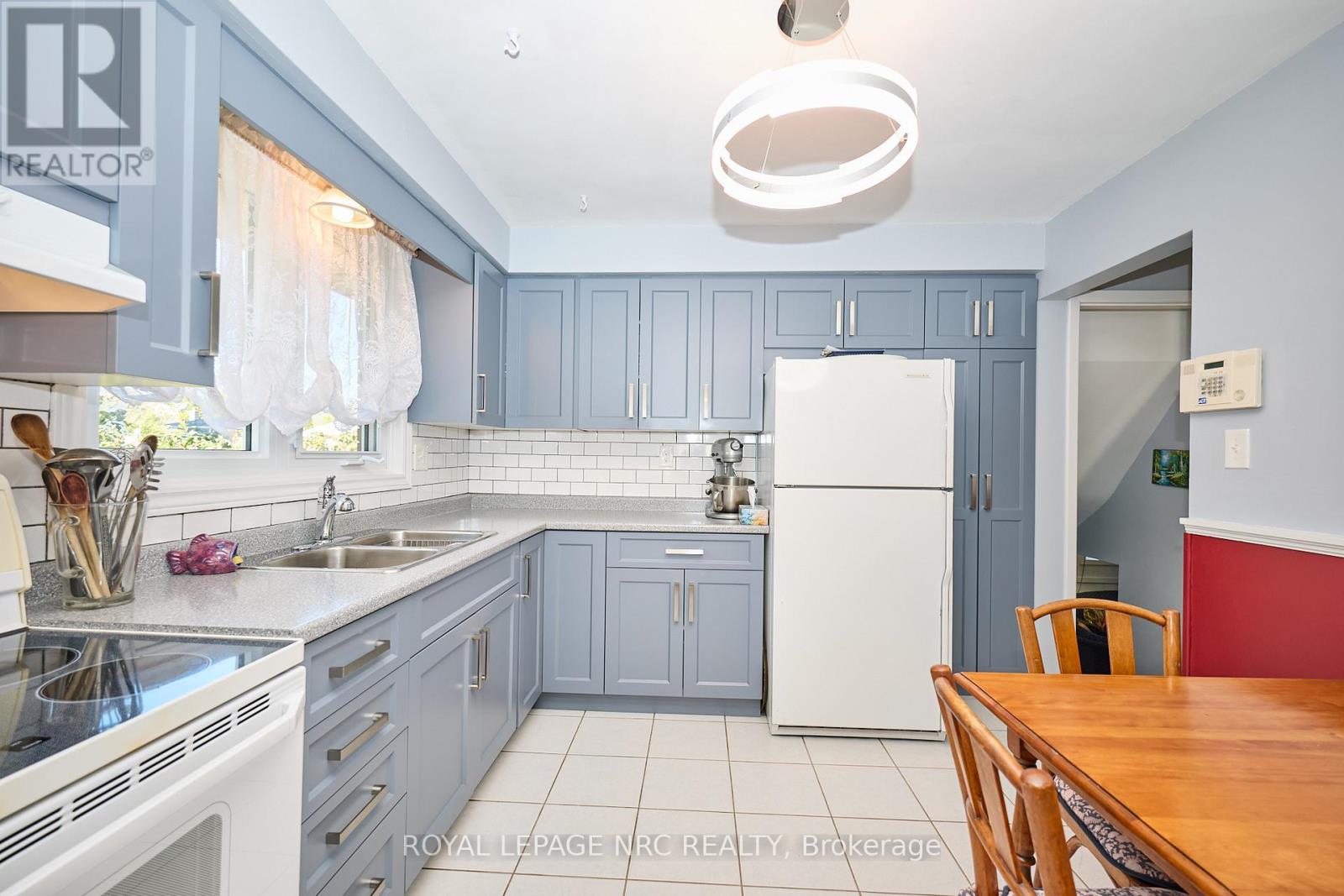 73 ROEHAMPTON AVENUE, St. Catharines, Ontario