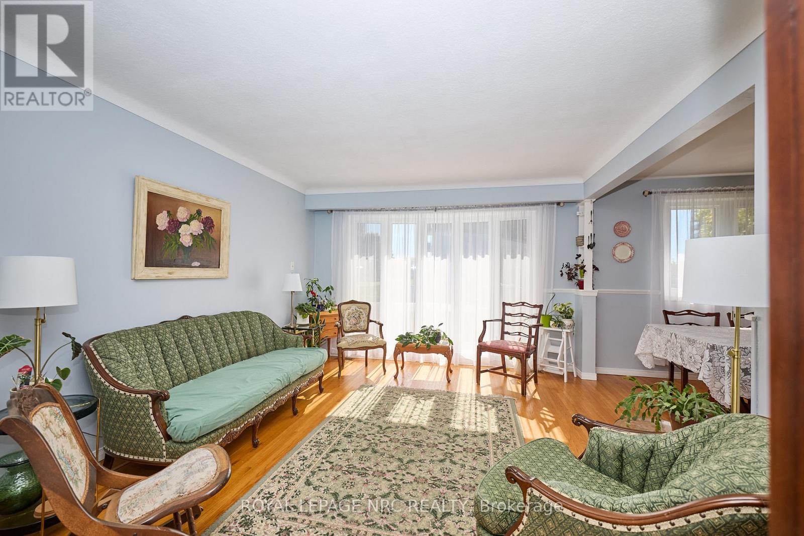 73 Roehampton Avenue, St. Catharines, Ontario  L2M 6B7 - Photo 14 - X12469466