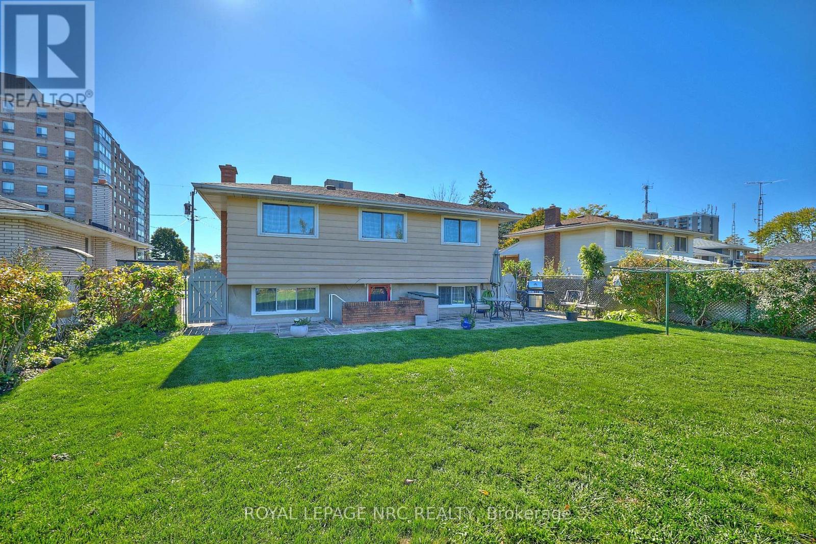 73 Roehampton Avenue, St. Catharines, Ontario  L2M 6B7 - Photo 7 - X12469466