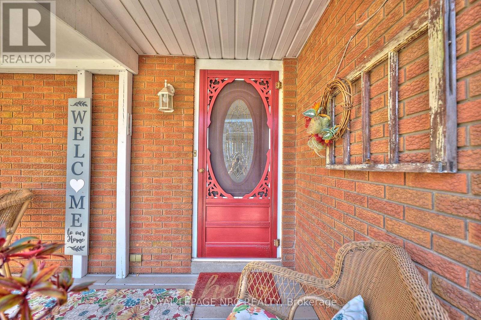 73 Roehampton Avenue, St. Catharines, Ontario  L2M 6B7 - Photo 6 - X12469466