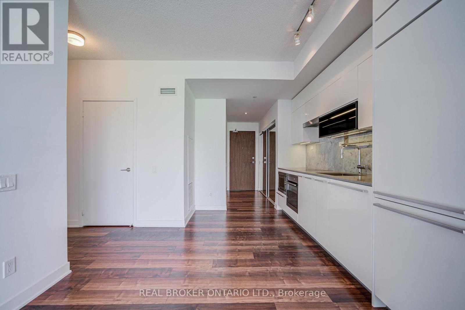 512 - 90 Queens Wharf Road, Toronto, Ontario  M5V 0E6 - Photo 11 - C12707880