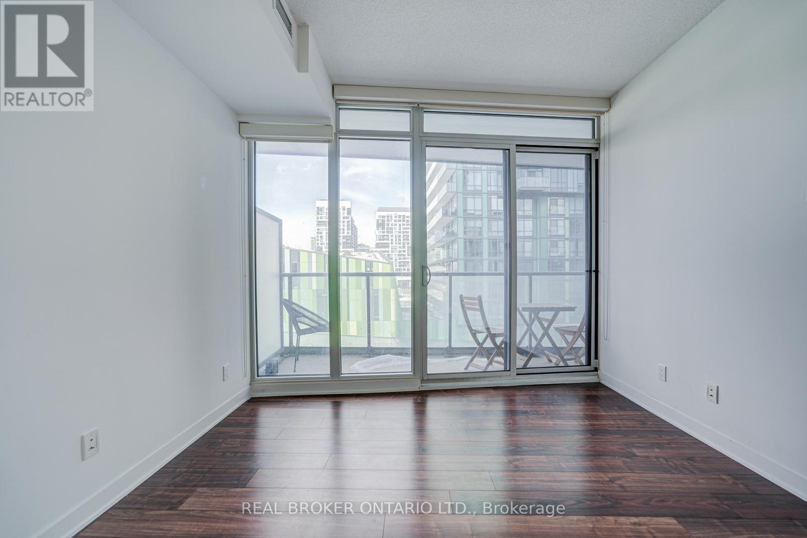 512 - 90 Queens Wharf Road, Toronto, Ontario  M5V 0E6 - Photo 15 - C12707880