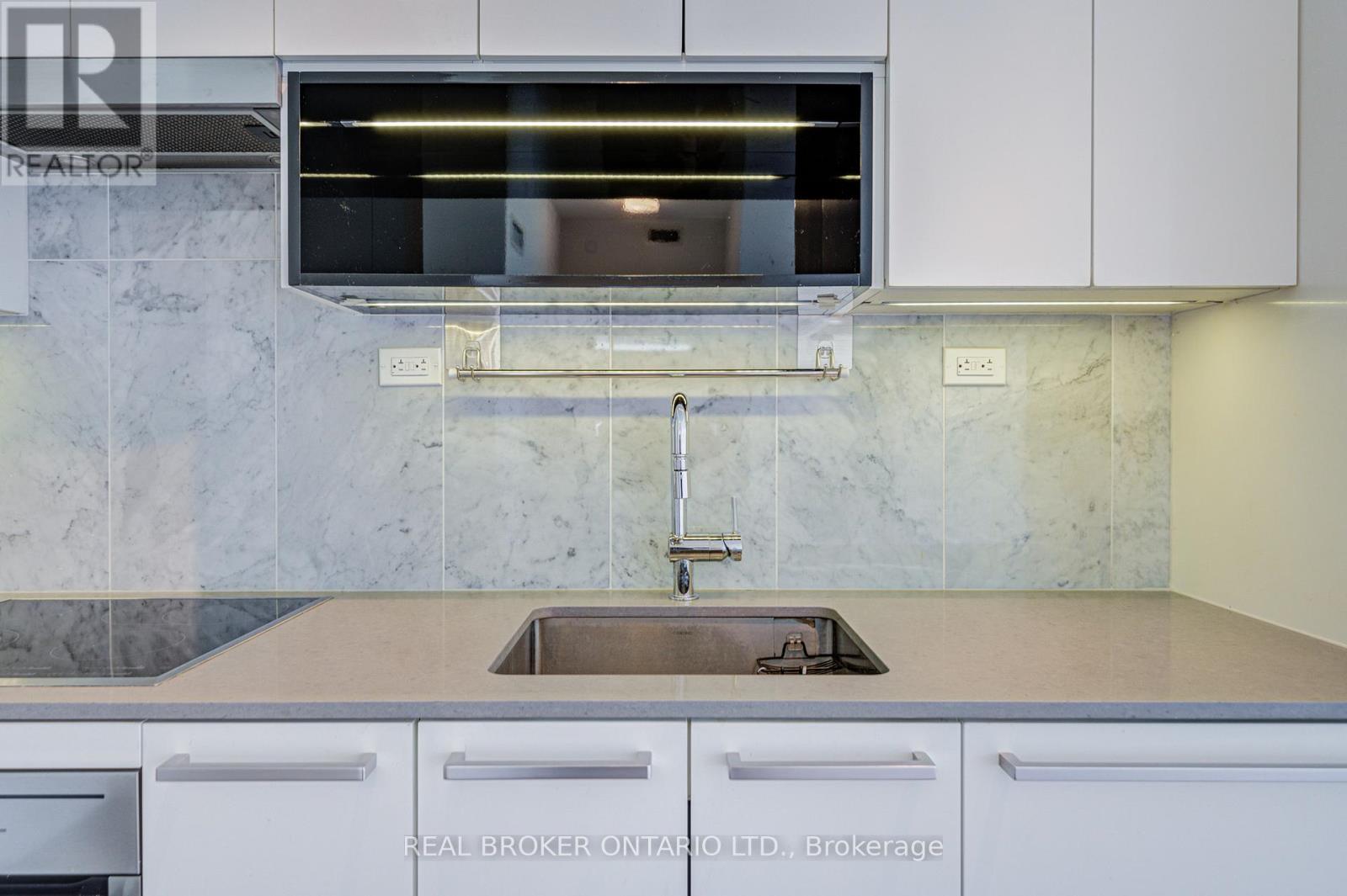 512 - 90 Queens Wharf Road, Toronto, Ontario  M5V 0E6 - Photo 12 - C12707880