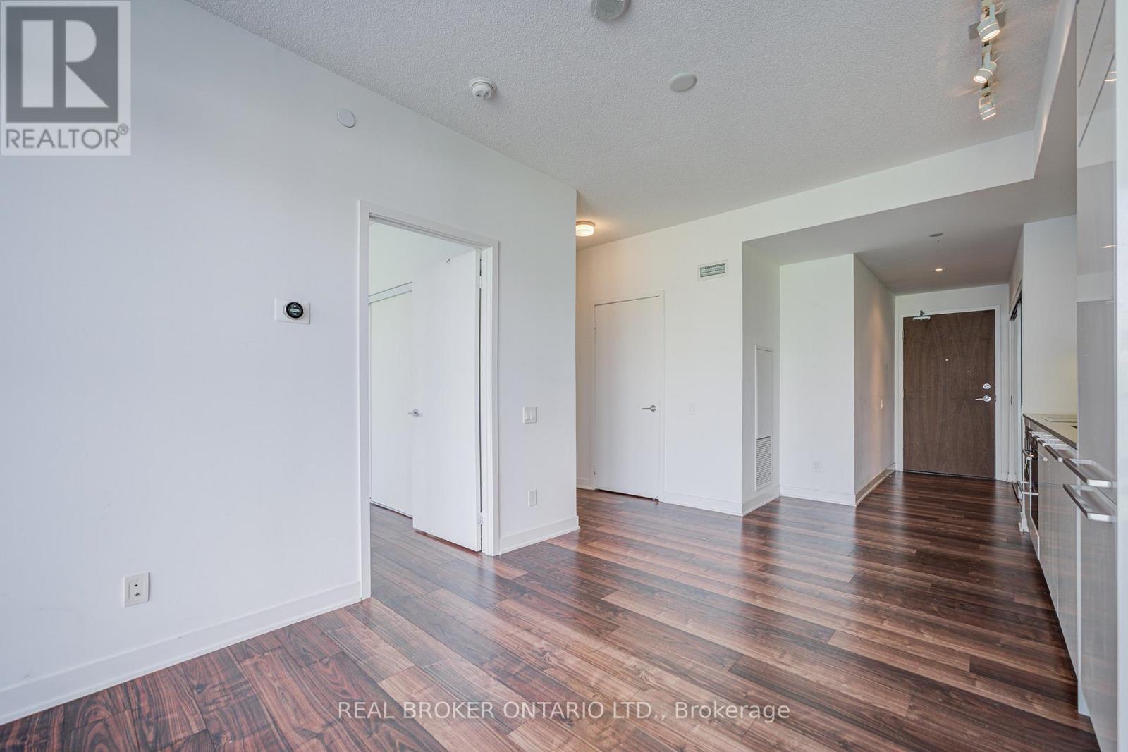 512 - 90 Queens Wharf Road, Toronto, Ontario  M5V 0E6 - Photo 18 - C12707880