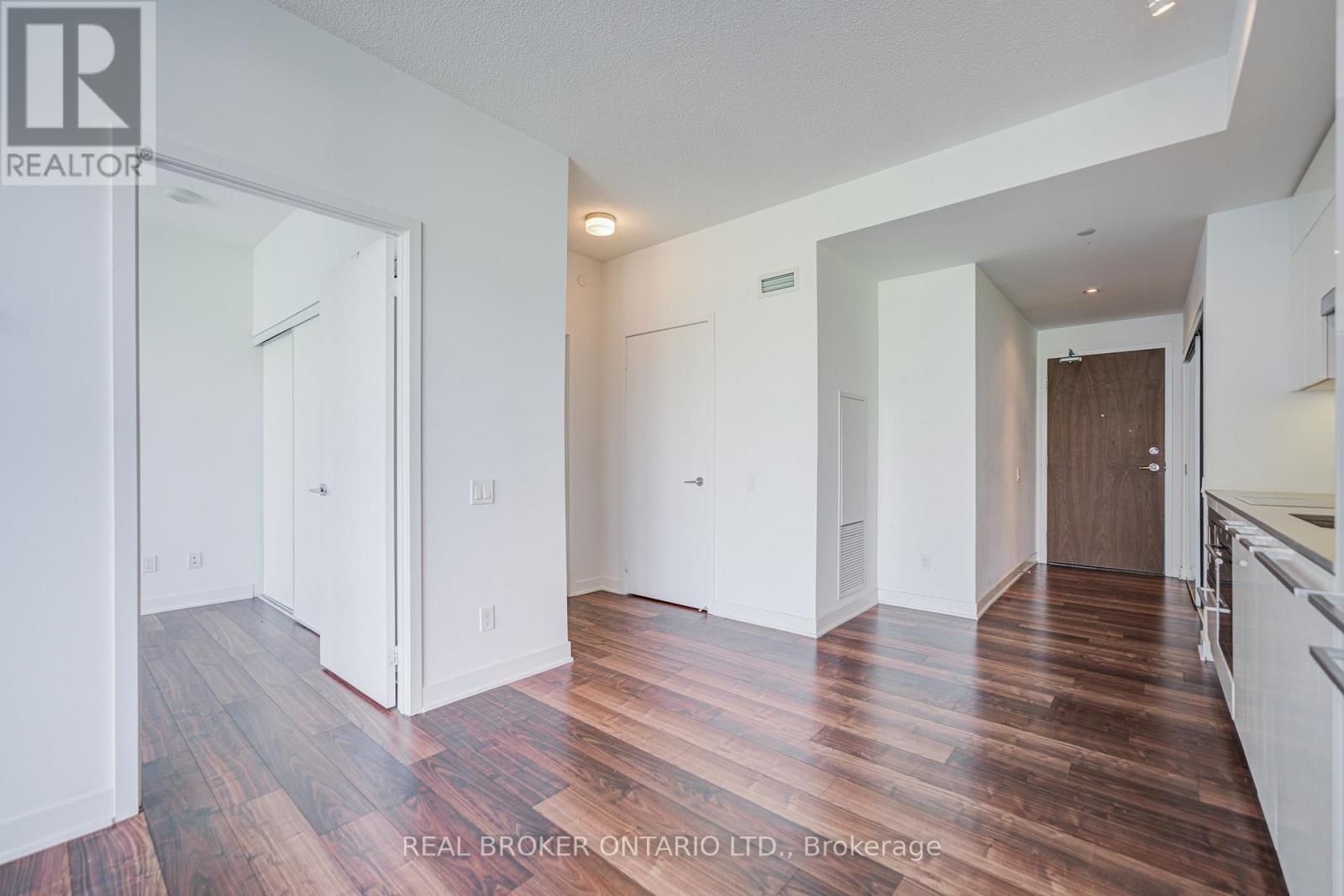 512 - 90 Queens Wharf Road, Toronto, Ontario  M5V 0E6 - Photo 10 - C12707880