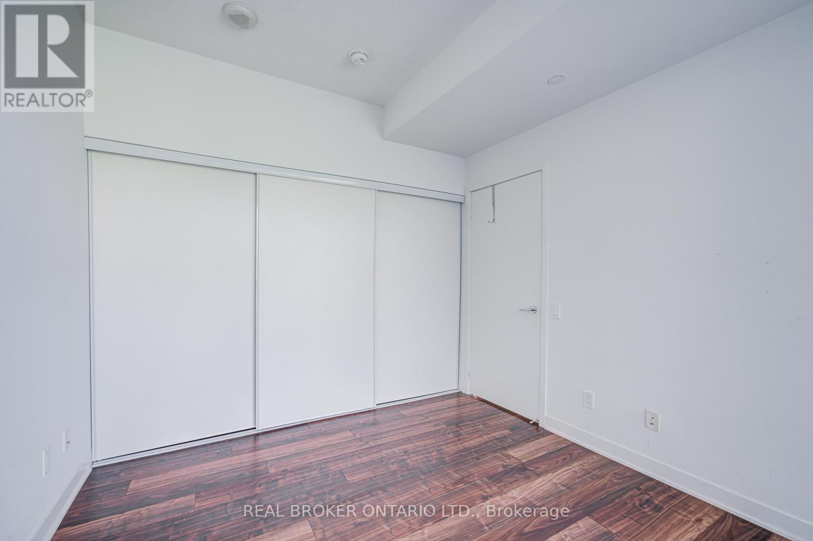 512 - 90 Queens Wharf Road, Toronto, Ontario  M5V 0E6 - Photo 23 - C12707880