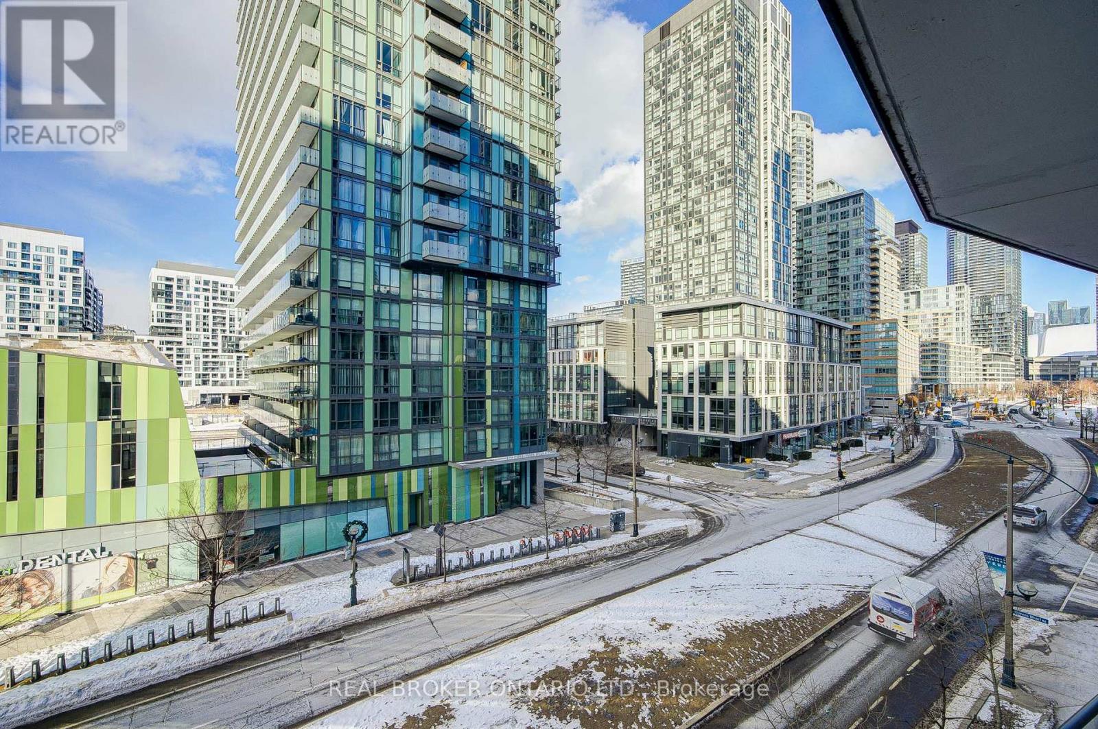 512 - 90 Queens Wharf Road, Toronto, Ontario  M5V 0E6 - Photo 28 - C12707880