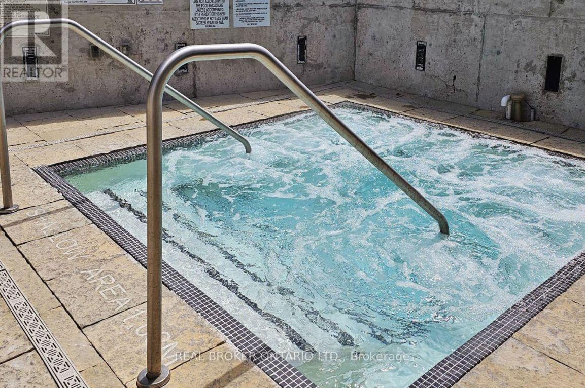 512 - 90 Queens Wharf Road, Toronto, Ontario  M5V 0E6 - Photo 40 - C12707880