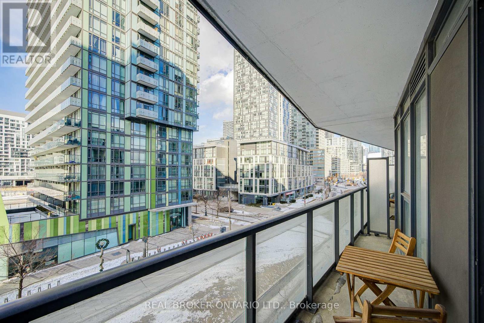 512 - 90 Queens Wharf Road, Toronto, Ontario  M5V 0E6 - Photo 27 - C12707880