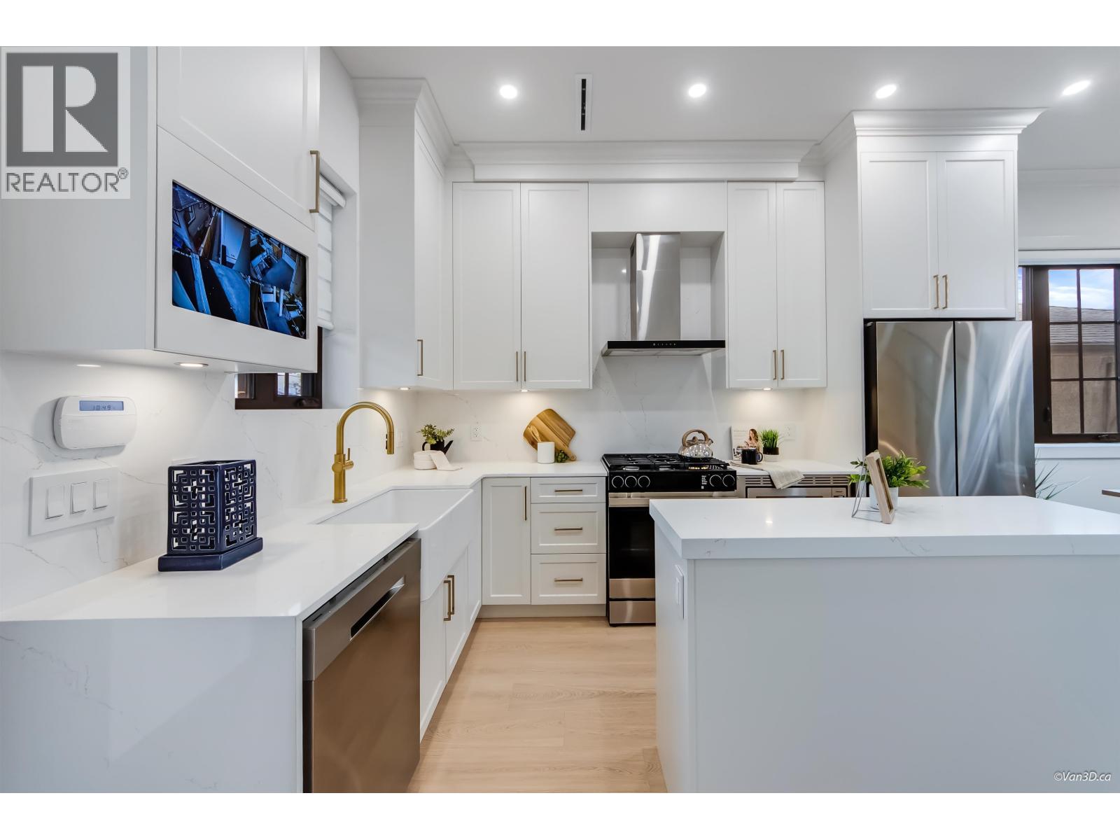 1347 E 64th Avenue, Vancouver, British Columbia  V5X 2P2 - Photo 10 - R3080601