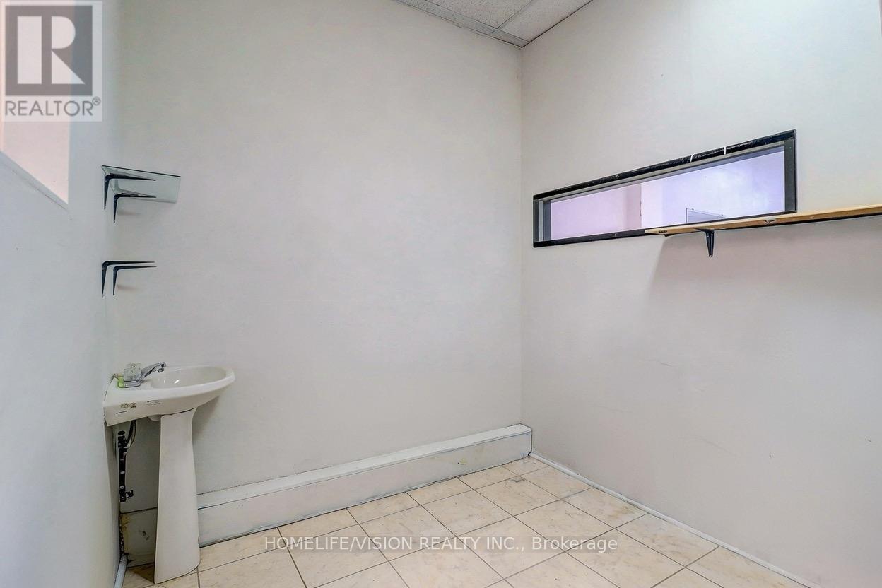 2877 St Clair Avenue E, Toronto, Ontario  M4B 1N4 - Photo 6 - E12711864